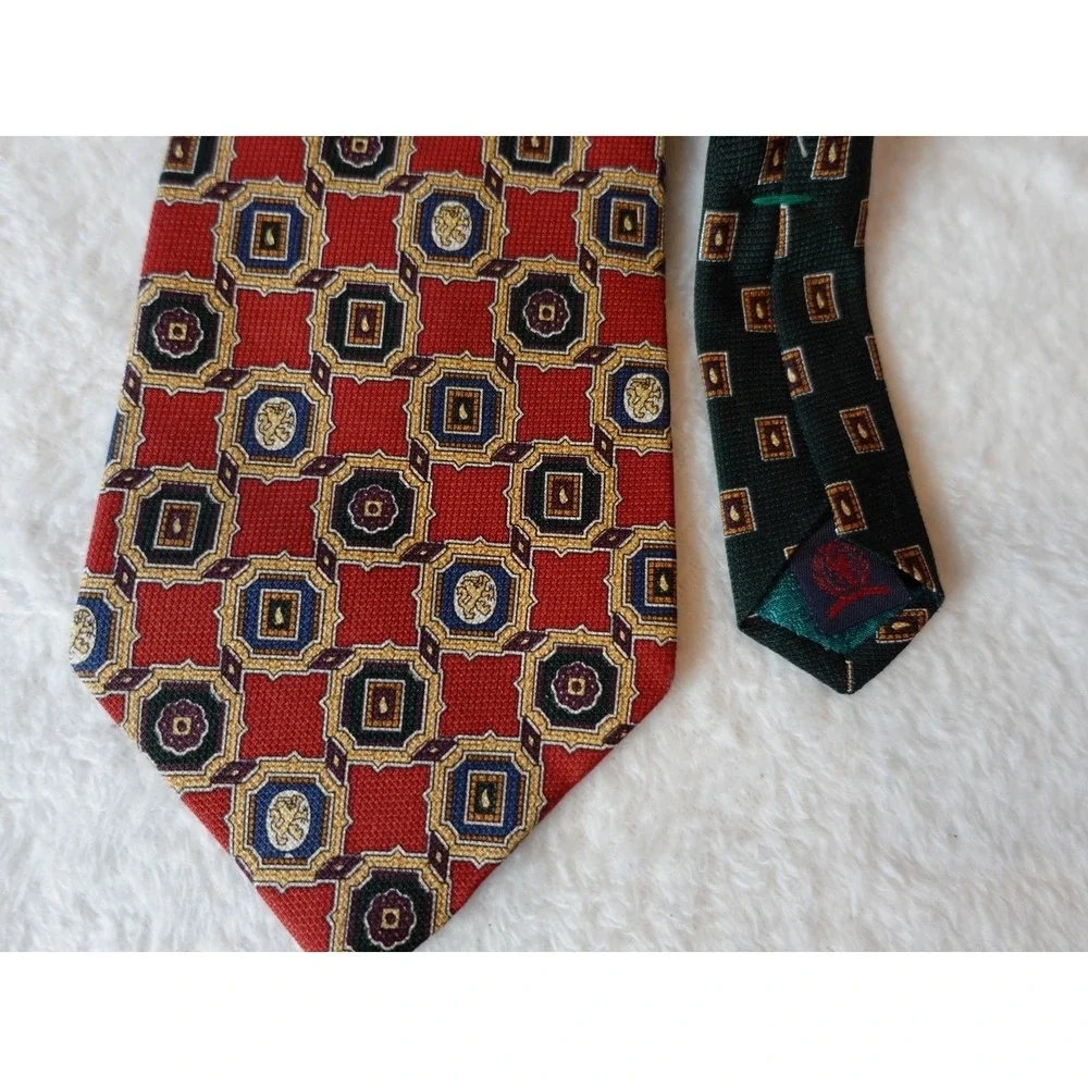 Vintage Tommy Hilfiger Tie Mens Italian Silk Made‎ in USA Crest Old Money Office